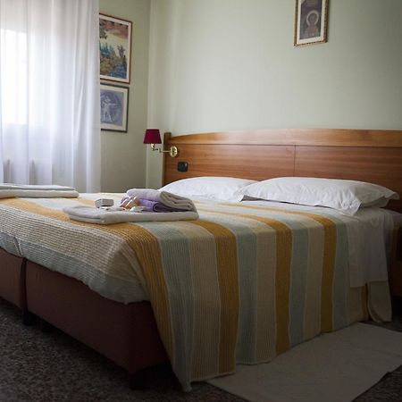 Hotel Trieste Pontelongo 外观 照片