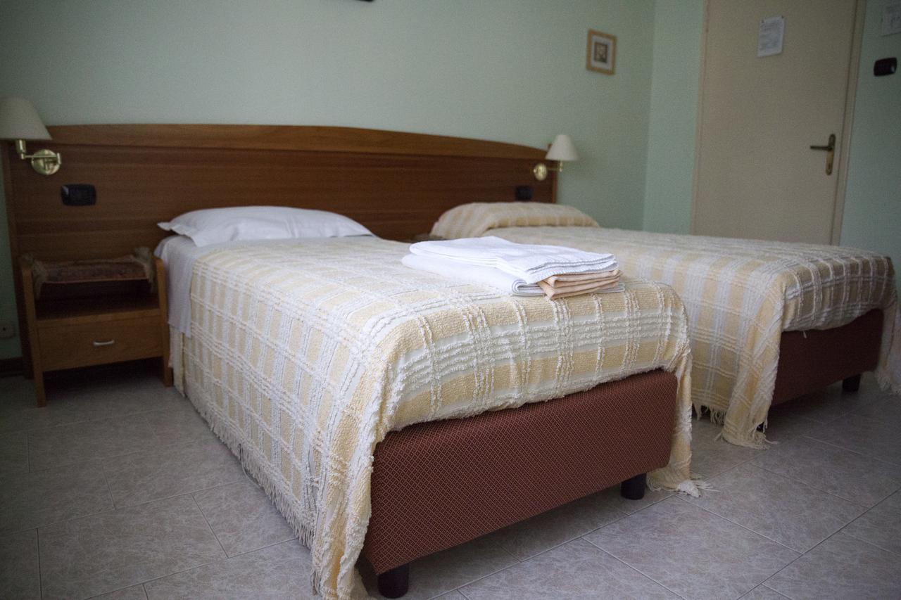 Hotel Trieste Pontelongo 外观 照片